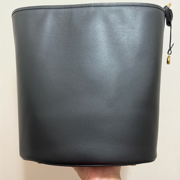 Coach Dakota Bucket bag GUC - Picture 4 of 7